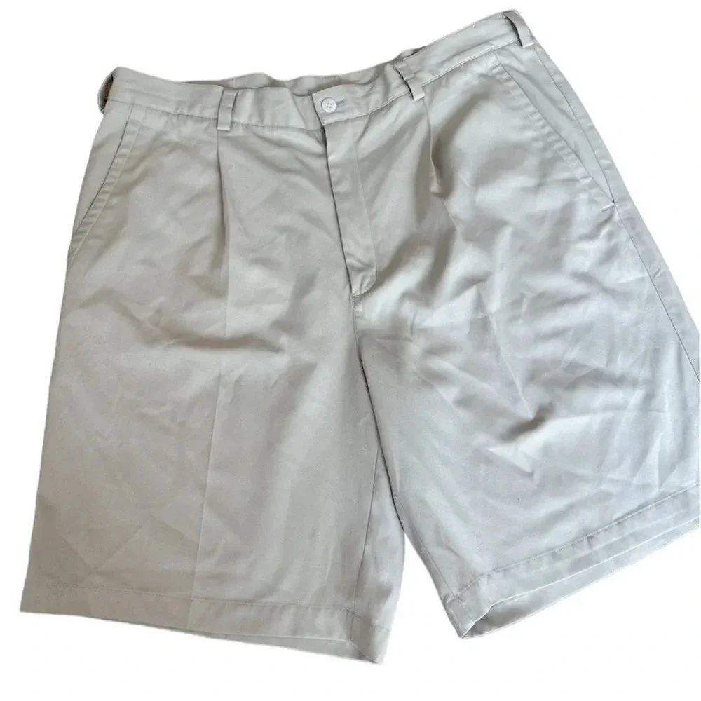 Nike Men's Golf FITDRY Pleated Chino Khaki Shorts Size 38 GUC